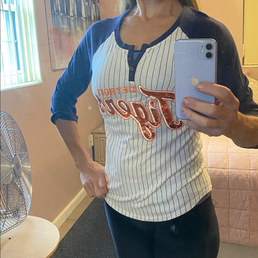 PINK Victoria's Secret Detroit Tigers juniors Long Sleeve - Navy, orange & Cream